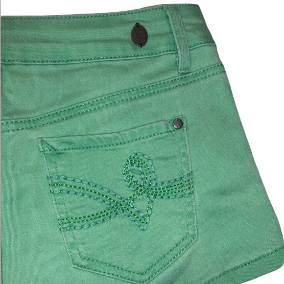 True Freedom Mint Shorts Size 3 - Picture 3 of 5